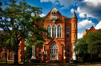 photo college campus building